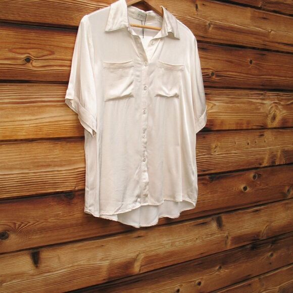 NWT Dissh Simone Satin Short Sleeve Button Front Blouse Top - Picture 4 of 11